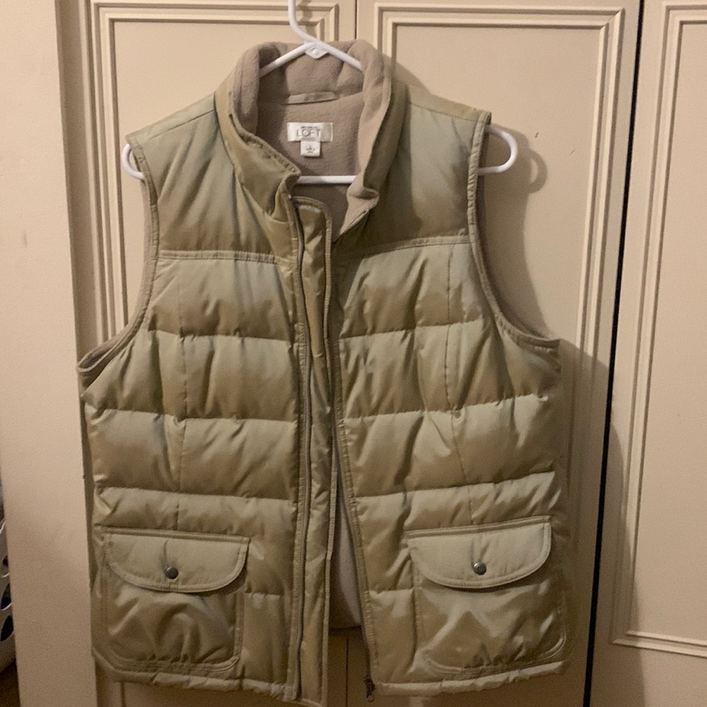 Anne Taylor LOFT Women’s puffy vest.